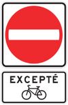 Sens unique excepte velo Panneau de signalisation indiquant la possibilité pour les cyclistes de s'engager à contresens dans une rue à sens unique
