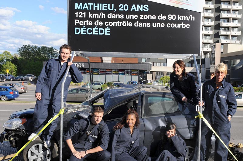 Photo de l'escouade de sensibilisation prise pendant l'opération terrain à l'Ozone Sainte-Foy, à Québec